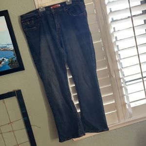 Denim jeAn with orange side and pocket stitching